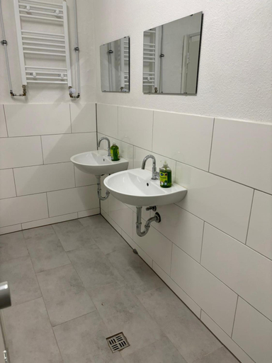 Others 3, Expresszimmervermietung, Duisburg