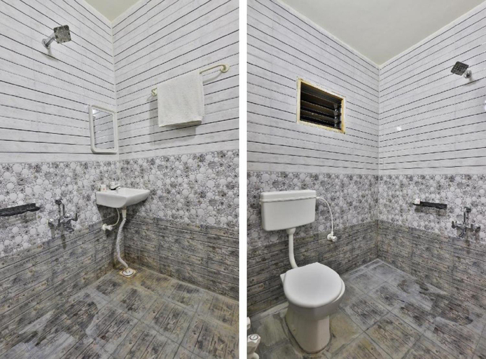Bathroom 3, Bansidhar Hotel-Somnath, Gir Somnath