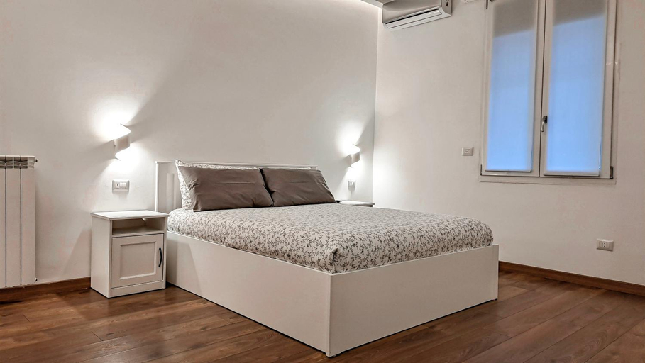 Others 3, Lilia Charming house, Rome