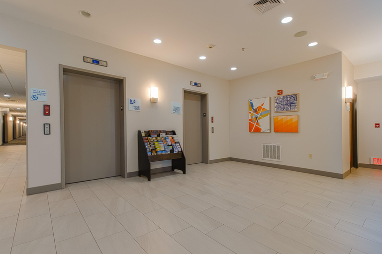 Public Area 3, Holiday Inn Express HARTFORD - NEWINGTON by IHG, Hartford