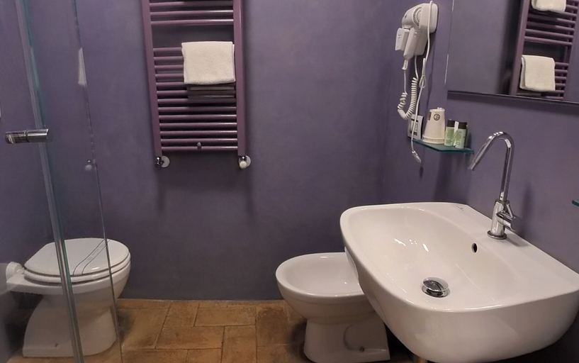 Bathroom 5, Hotel Sorella Luna, Perugia