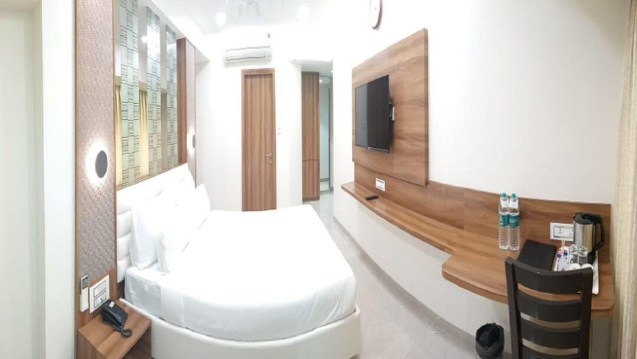 Bedroom 2, Hotel Naaz Executive, Mumbai Suburban