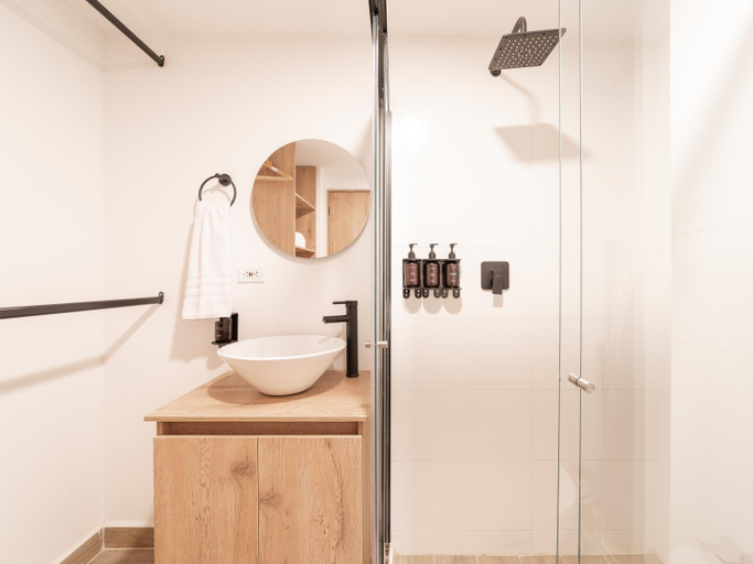 Bathroom 2, Oliving by Wynwood House, Medellín