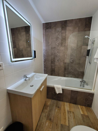 Bathroom 4, Hotel De La Briere, Loire-Atlantique