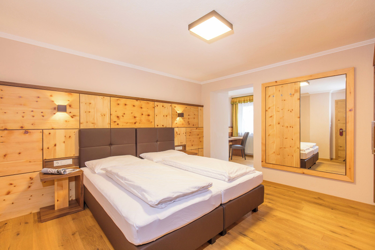 Bedroom 2, Hotel Birkenhof, Imst