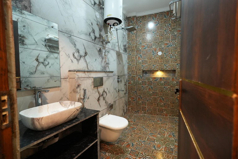 Bathroom 4, Hotel Tapovan Hill, Tehri Garhwal