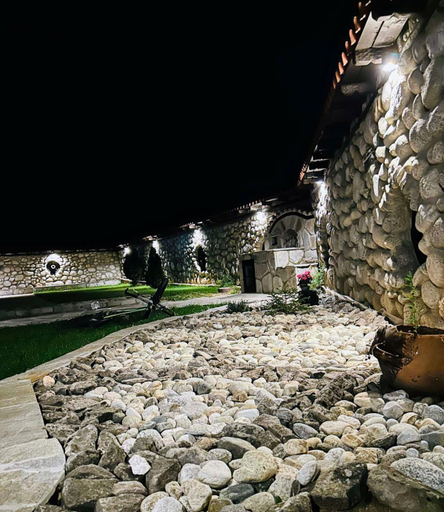 Others 4, Къща за гости "Тони", Bansko
