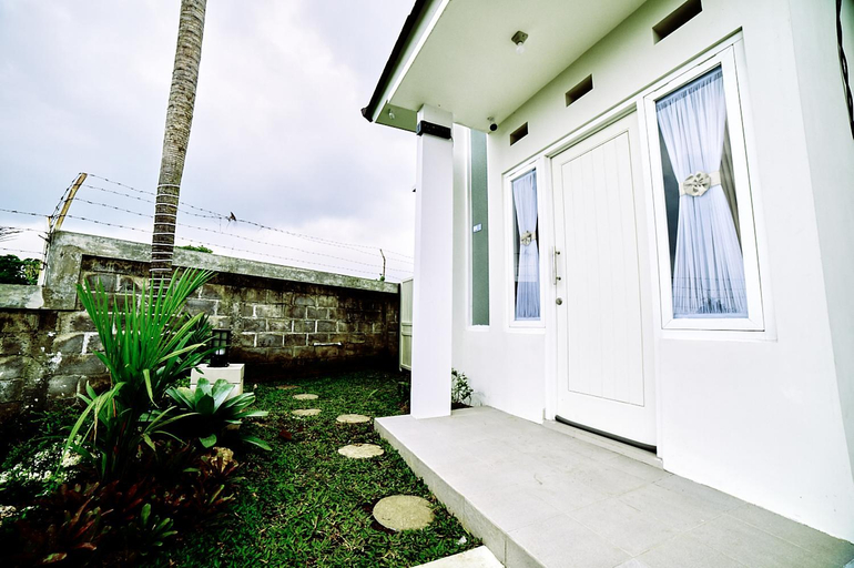 Exterior & Views 1, Villa SKY Jade, Malang