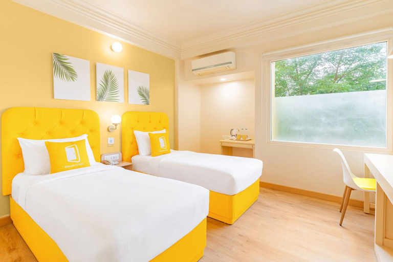 Bedroom 4, Bloom Hotel - Cr Park - New Delhi, Delhi