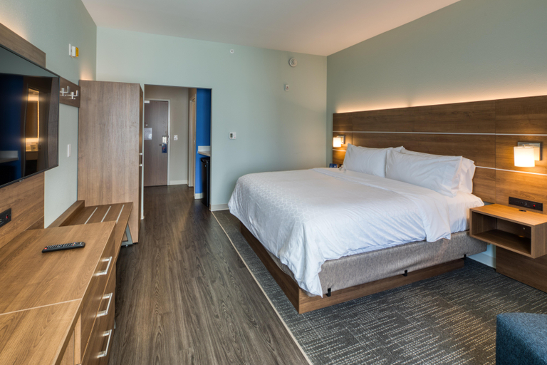 Bedroom 16