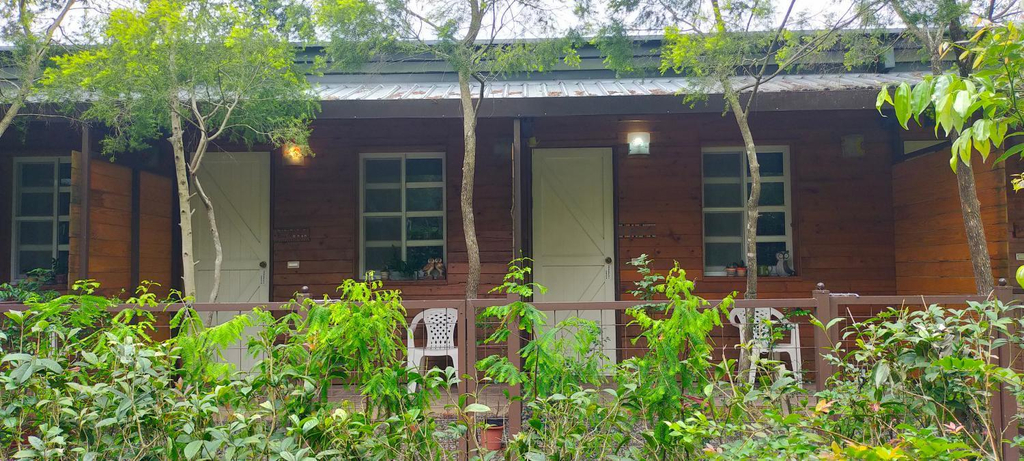 Exterior 11