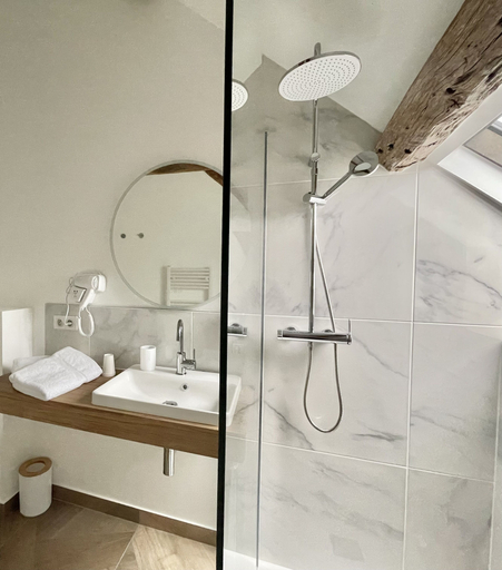 Bathroom 4, La Demeure des Hôtes, Seine-et-Marne