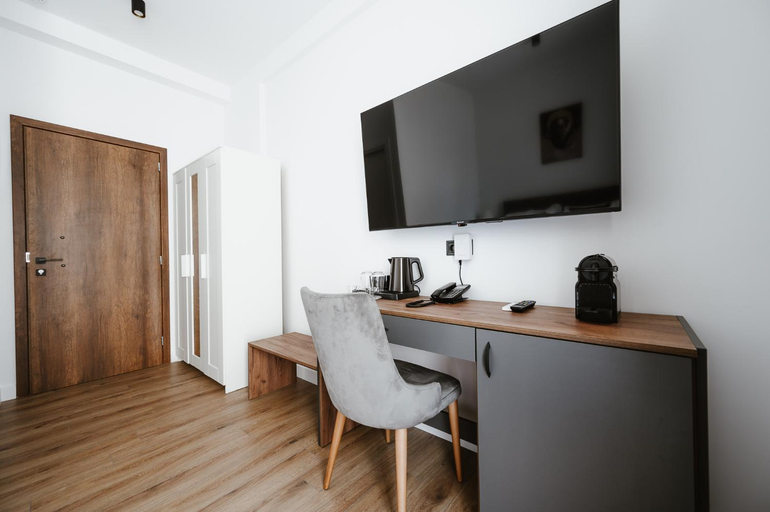 Others 5, Port View Suites, Thessaly