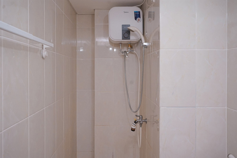 Bathroom 3, Comfortable And Strategic 2Br Apartment M-Town Residence, Tangerang