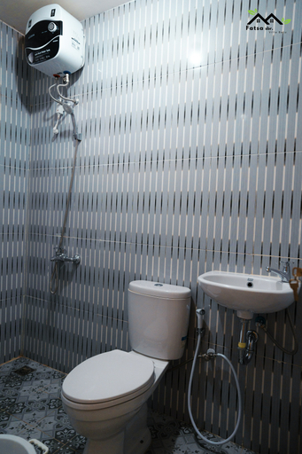 Bathroom, Villa Fatsa, Malang