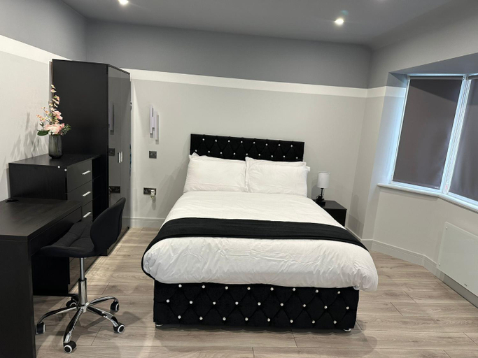 Others 4, Letzi Ensuite, 15 Min to Heathrow, Fast WiFi, London