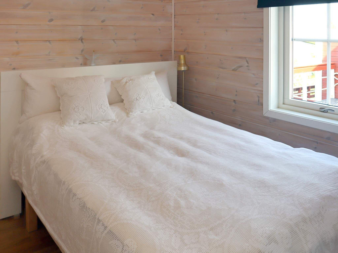 Bedroom 2, person holiday home in KLOKKARVIK, Sund