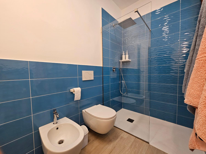 Others 5, Casita Azul, Napoli