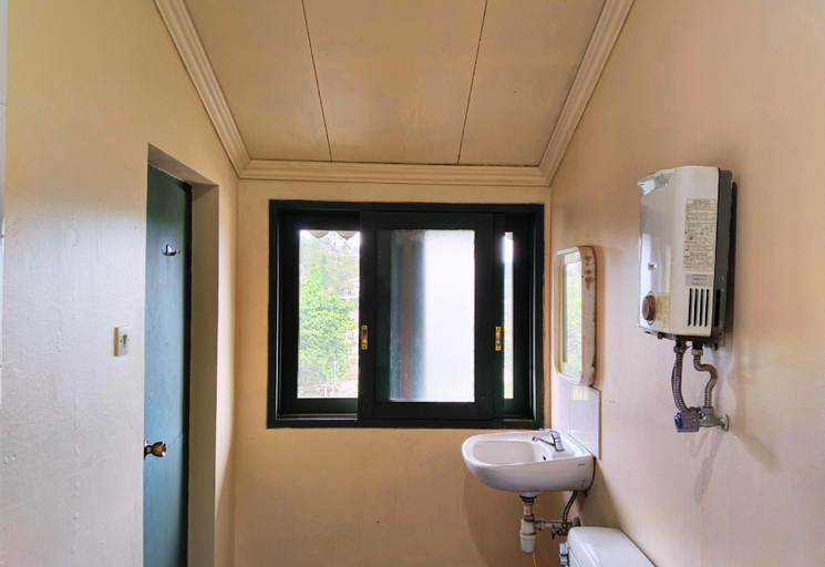 Bathroom 15
