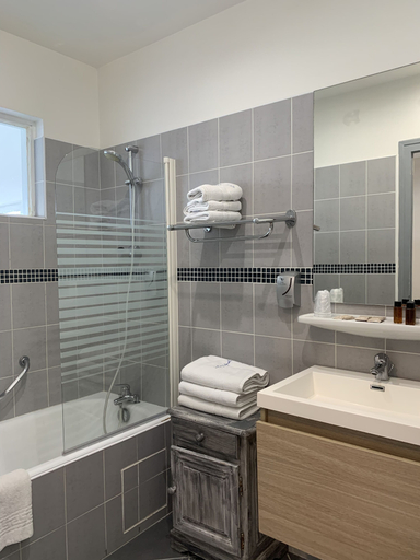 Bathroom 3, Le Relais du Lac, Landes
