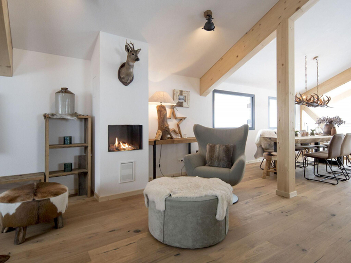 Others 3, Lovely chalet with sauna, Liezen