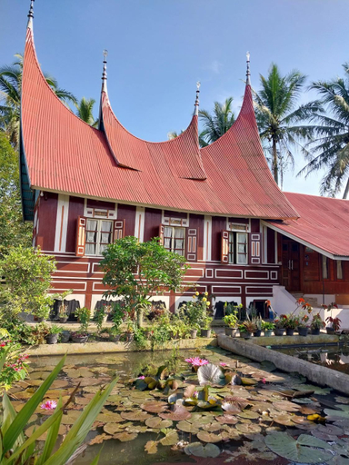 Exterior 12