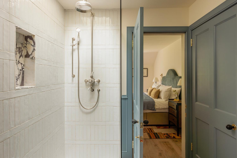 Bathroom 5, Penicuik Estate, Midlothian