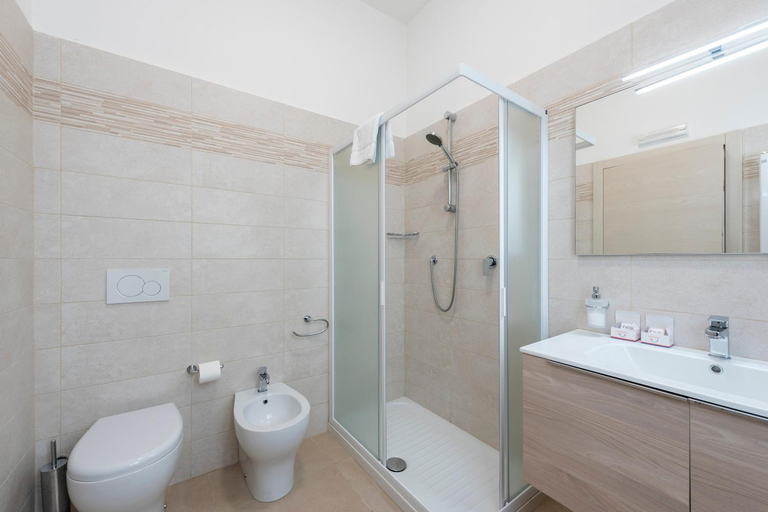 Bathroom 3, Suite Ondina Viareggio Apartments, Lucca