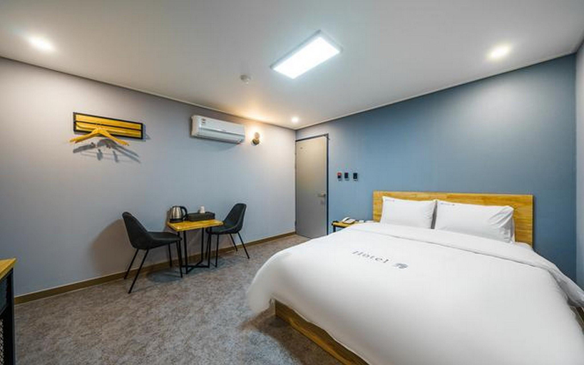 Bedroom 4, Gwangju Sangmu Su Hotel, Gwangsan