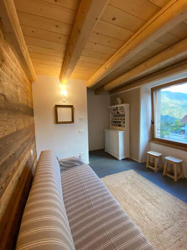 Bedroom 2, Pedegagia, Trento