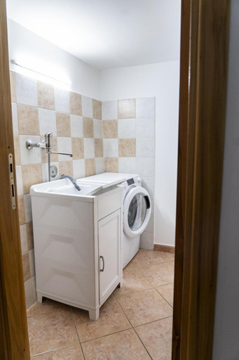 Others 2, B&B Marilu, L'Aquila