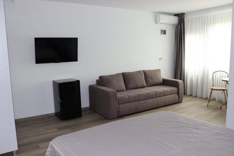 Others 4, Casa DG, Mangalia