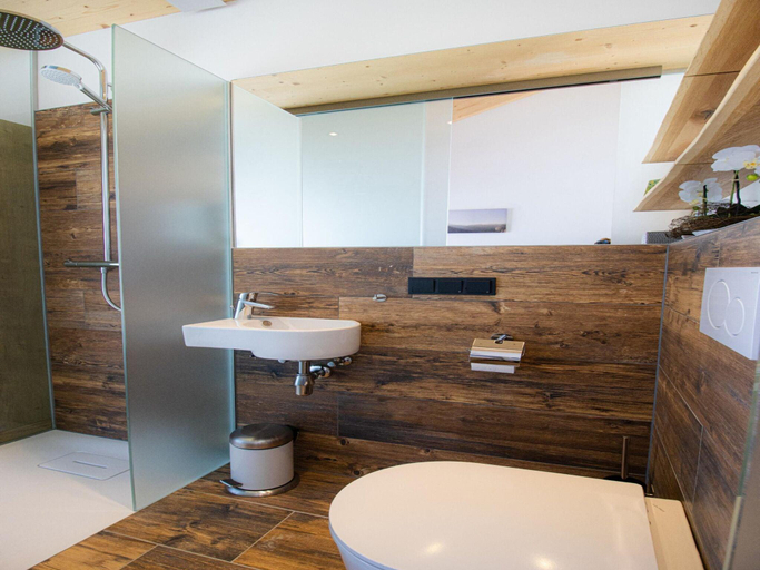 Bathroom, Welcoming chalet with wellness, Liezen