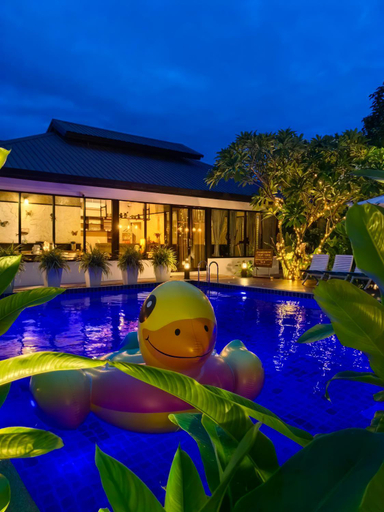 Swimming Pool 16