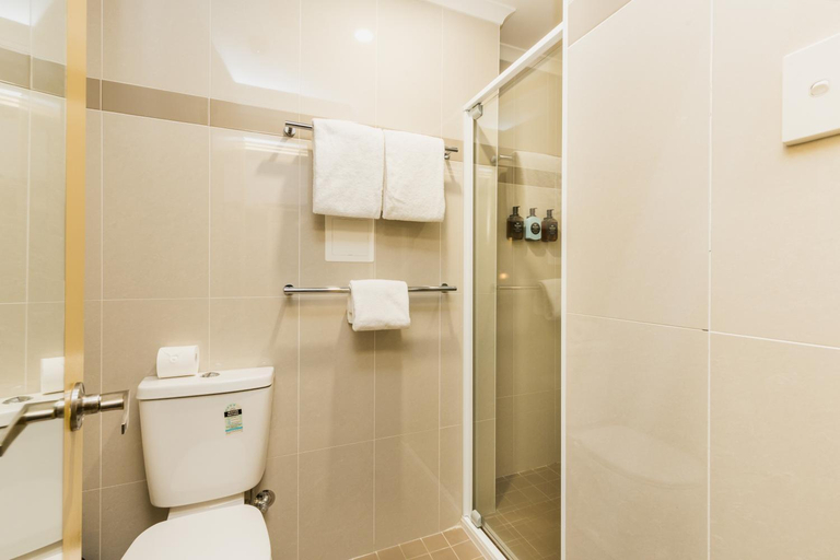 Bathroom 3, Statesman Hotel, Canberra