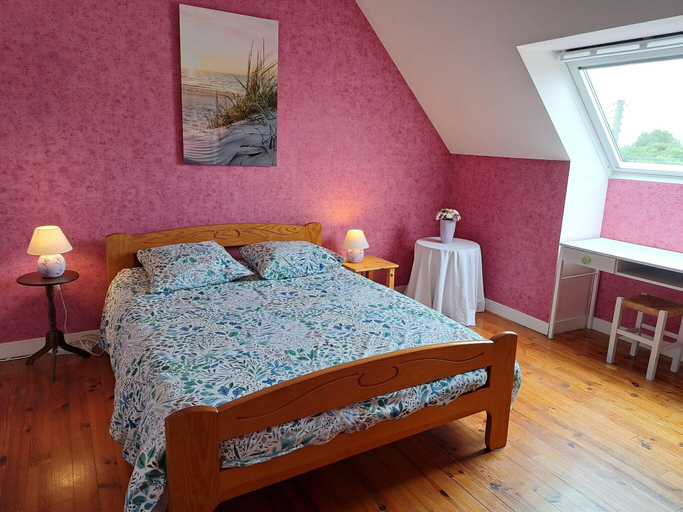Bedroom 2, m from the sandy beach, holiday house, Ploudalmezeau, Finistère