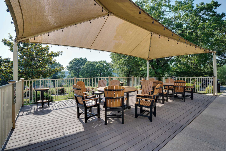 Others 5, Royal Ridge Modern Condo for 4, Taney