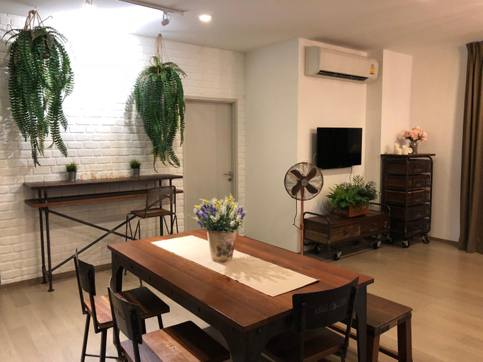 Dining Room 13
