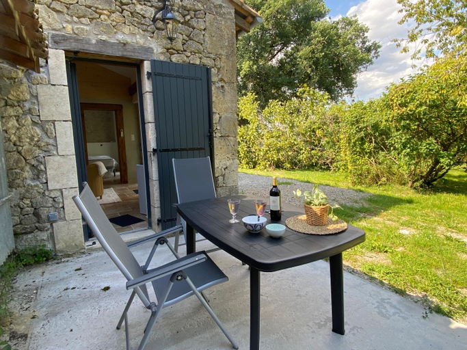 3, LODGE avec kitchinette terrasse et jardin prive clos, Lot-et-Garonne