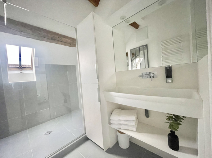 Bathroom 5, La Demeure des Hôtes, Seine-et-Marne