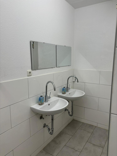 Others 2, Expresszimmervermietung, Duisburg