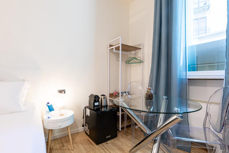 Bedroom 2, Too Cute, Milano