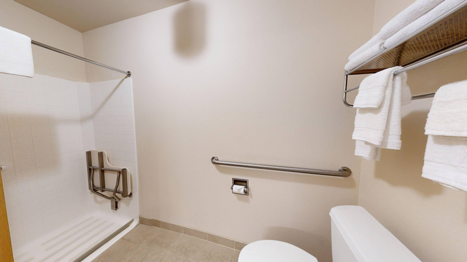 Bathroom 3, Western Executive Inn, Yellowstone