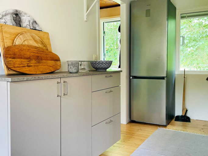 Others 5, person holiday home in STILLINGSON, Orust