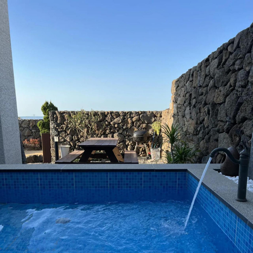 1, Nolgureum private pool villa, Jeju