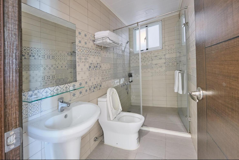 Bathroom 3, Golden Sun B&B, Pingtung