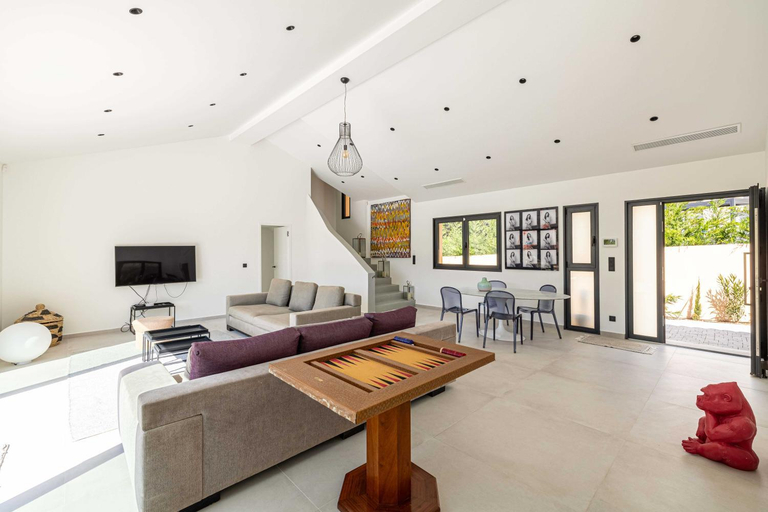 Others 4, Modern Villa with Heated Pool and Garden, Alpes-Maritimes