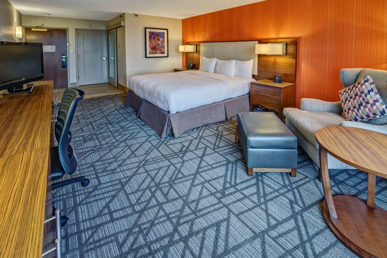 Bedroom 4, Hilton Knoxville Airport, Blount