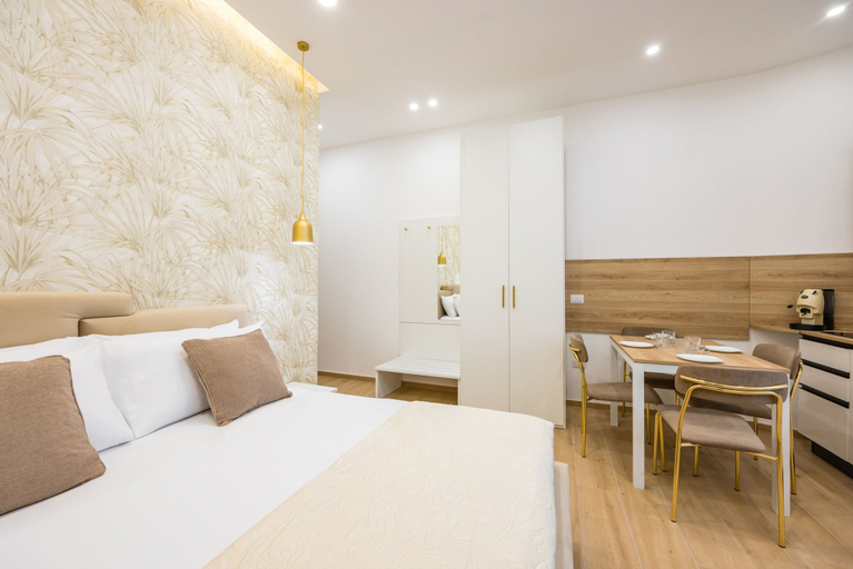 Room 5, 4 Stelle Housing - Studio Sorrento by Wonderful Italy, Napoli