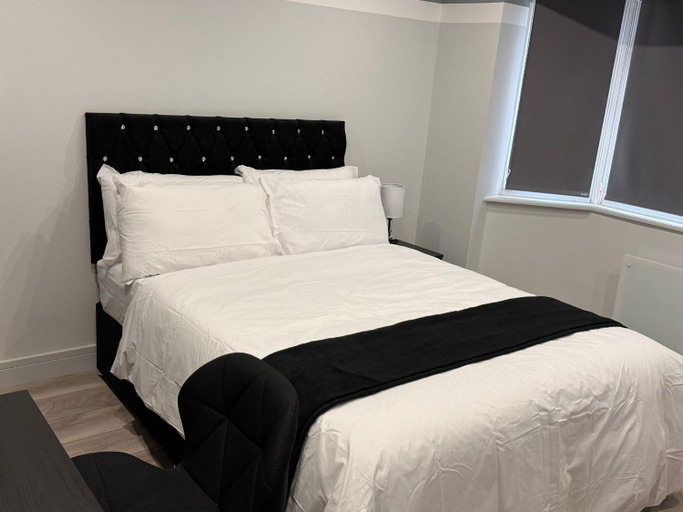 Others 2, Letzi Ensuite, 15 Min to Heathrow, Fast WiFi, London
